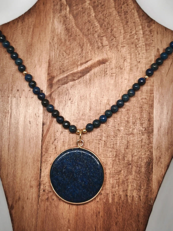 Collier en lapis lazuli 4mm avec pendentif
