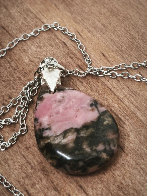 Collier en pierre de rhodonite