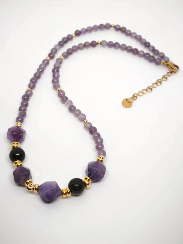 Collier en perles d'améthyste polies et facettes