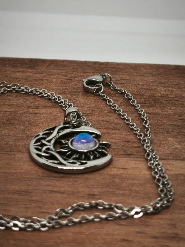 Collier demi-lune soleil