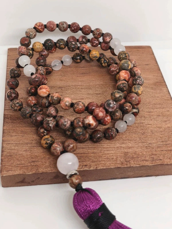 collier mala jaspe bréchique et quartz blanc