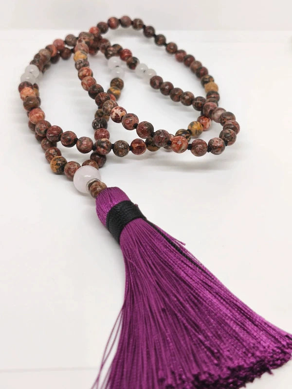 collier mala jaspe bréchique et quartz blanc