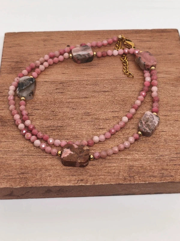 Collier en perles facettes de 3mm de rhodonite