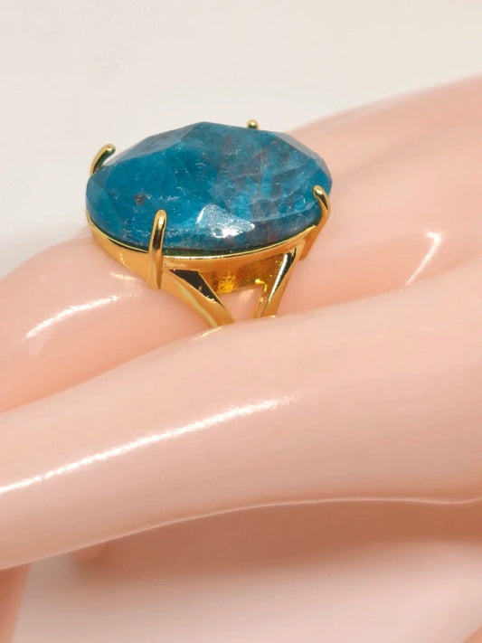 Bague en apatite