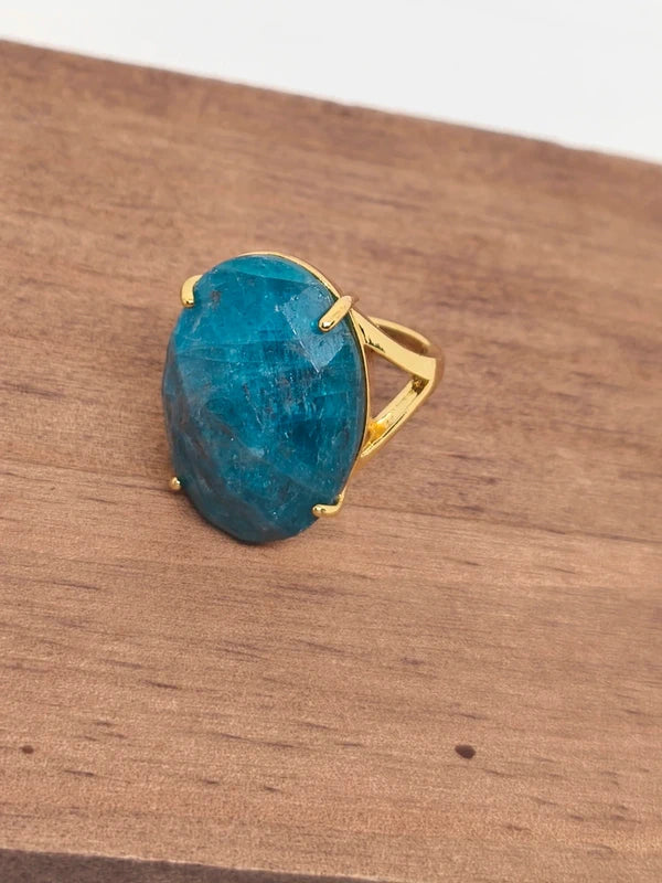 Bague en apatite