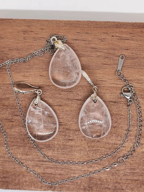 Collier et boucles d'oreilles en cristal de roche craquelé