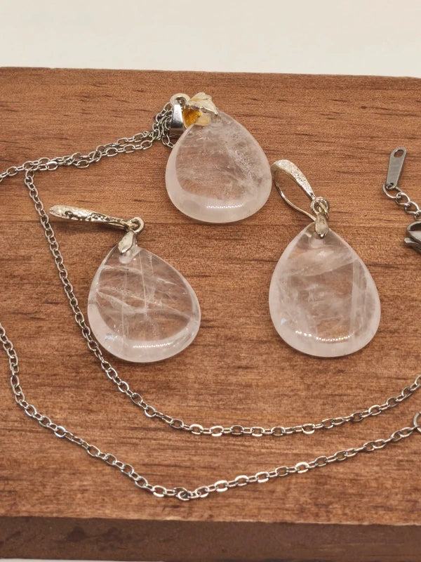 Collier et boucles d'oreilles en cristal de roche craquelé