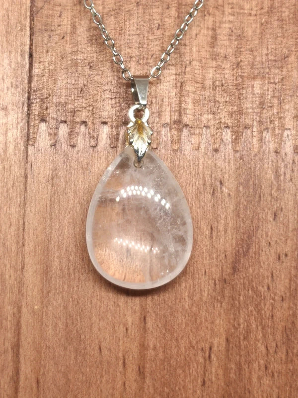 Collier et boucles d'oreilles en cristal de roche craquelé