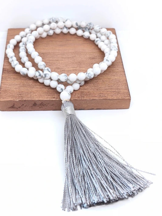 collier mala en perles d'howlite blanche 6mm