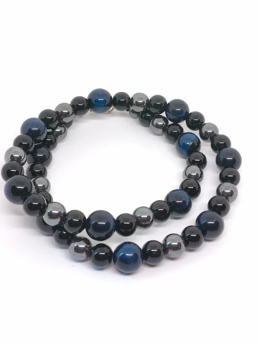 Collier en perles d'onyx noire, d'hématite, d'oeil de tigre bleu.