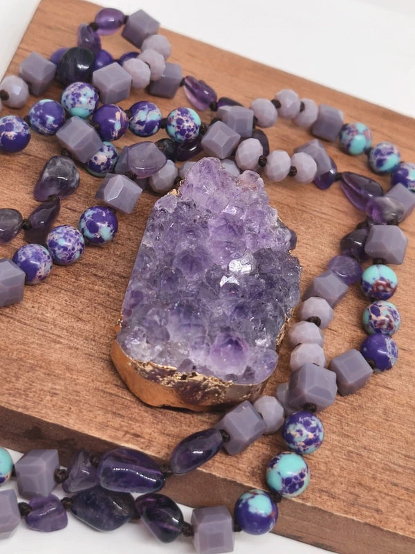 Collier en perles d'améthyste et de variscite