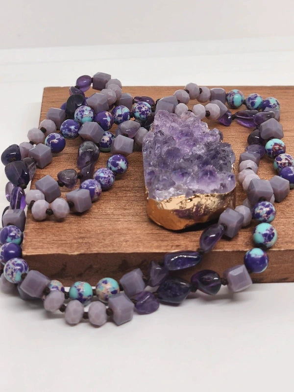 Collier en perles d'améthyste et de variscite