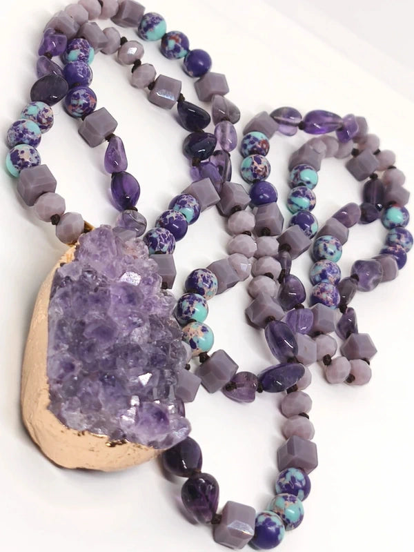 Collier en perles d'améthyste et de variscite