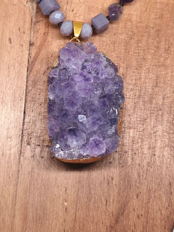 Collier en perles d'améthyste et de variscite
