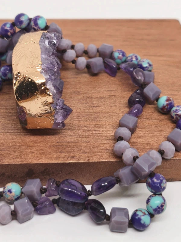 Collier en perles d'améthyste et de variscite