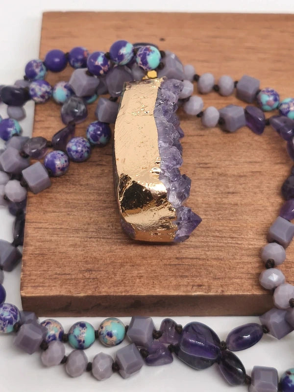 Collier en perles d'améthyste et de variscite