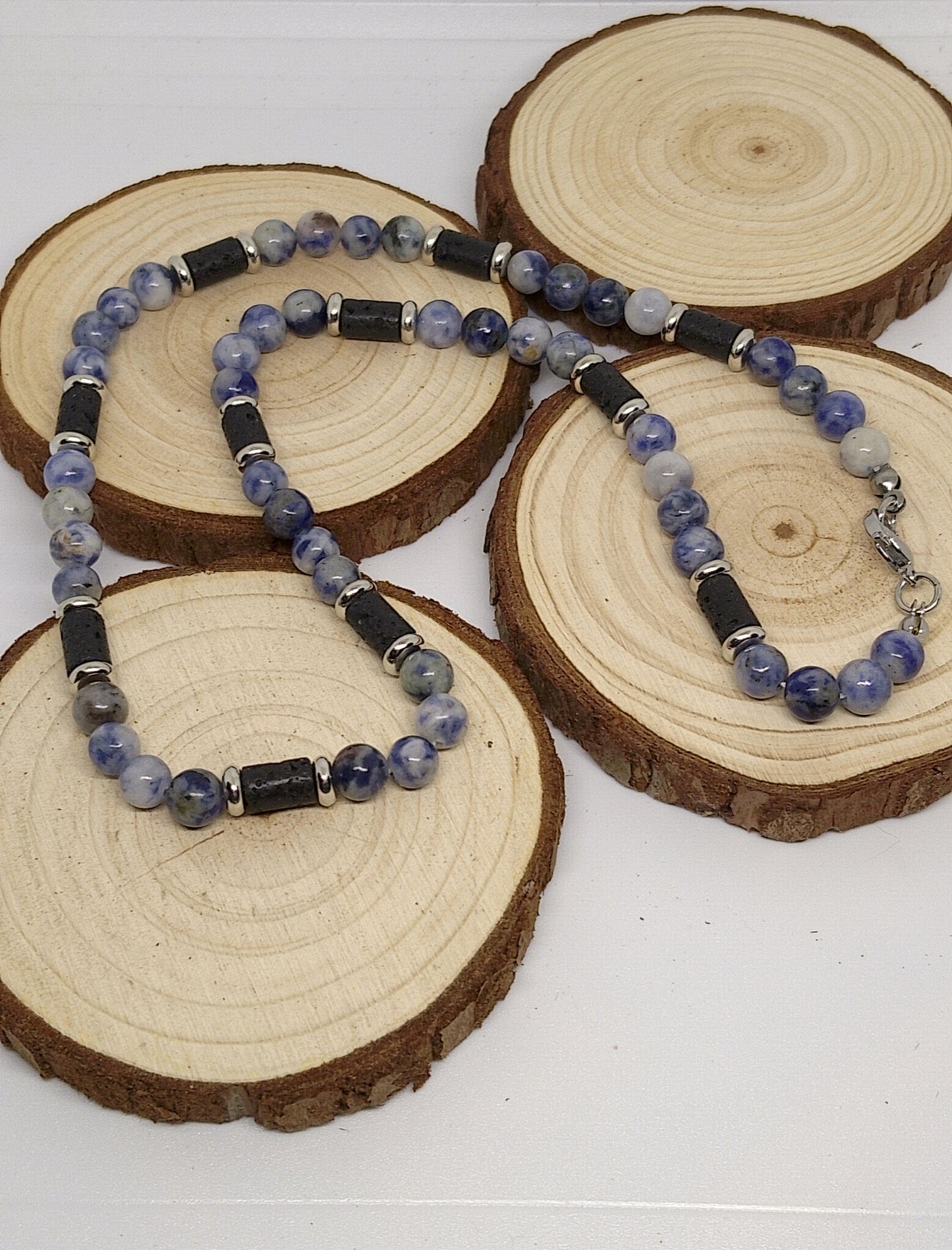 Collier bracelet et pierre en sodalite