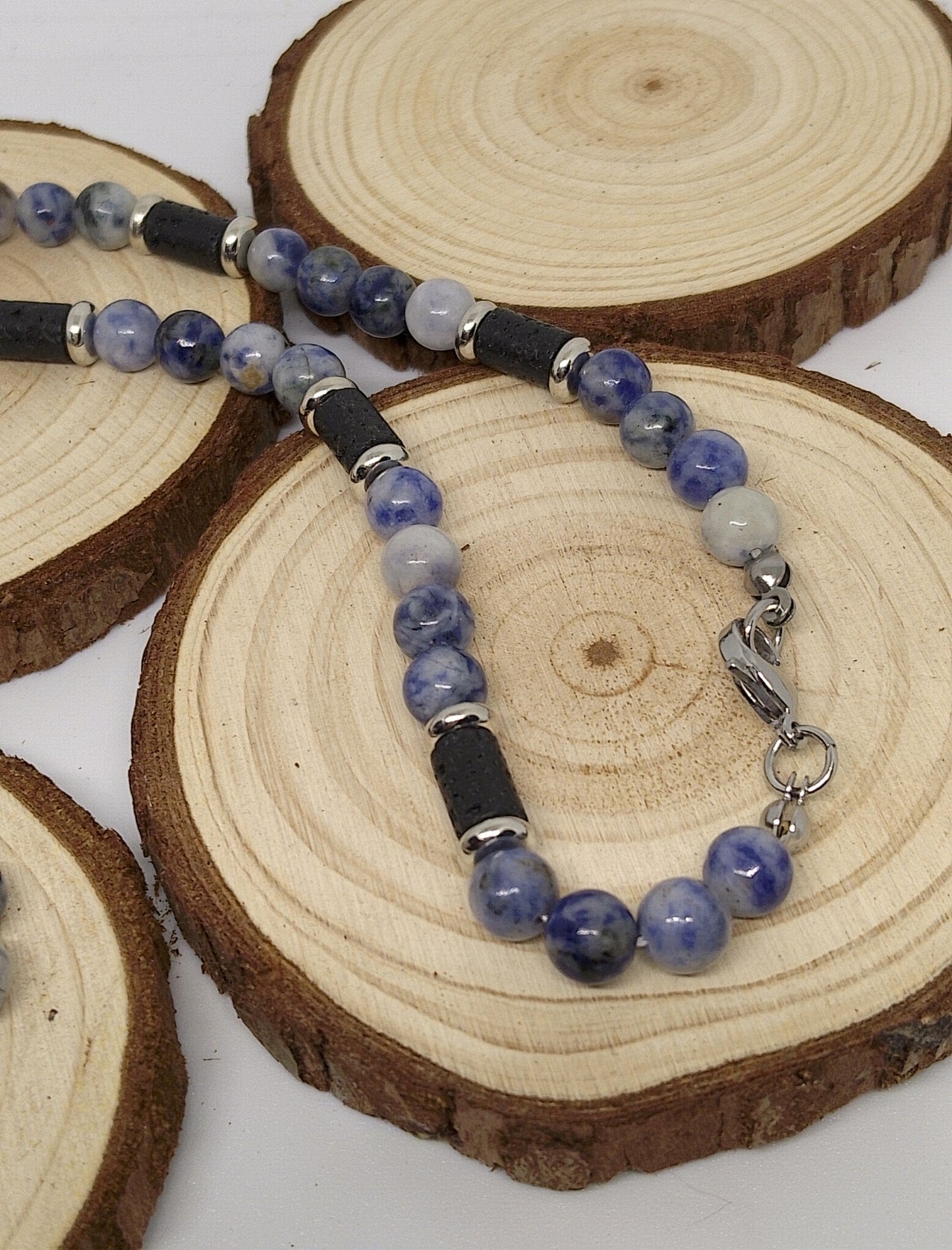 Collier bracelet et pierre en sodalite