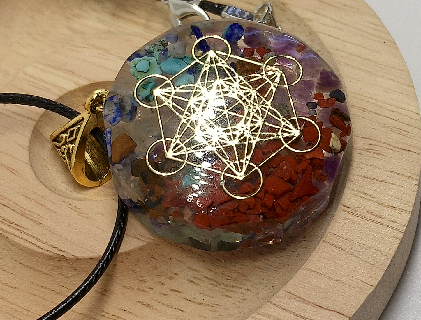 Collier orgonite multicolore