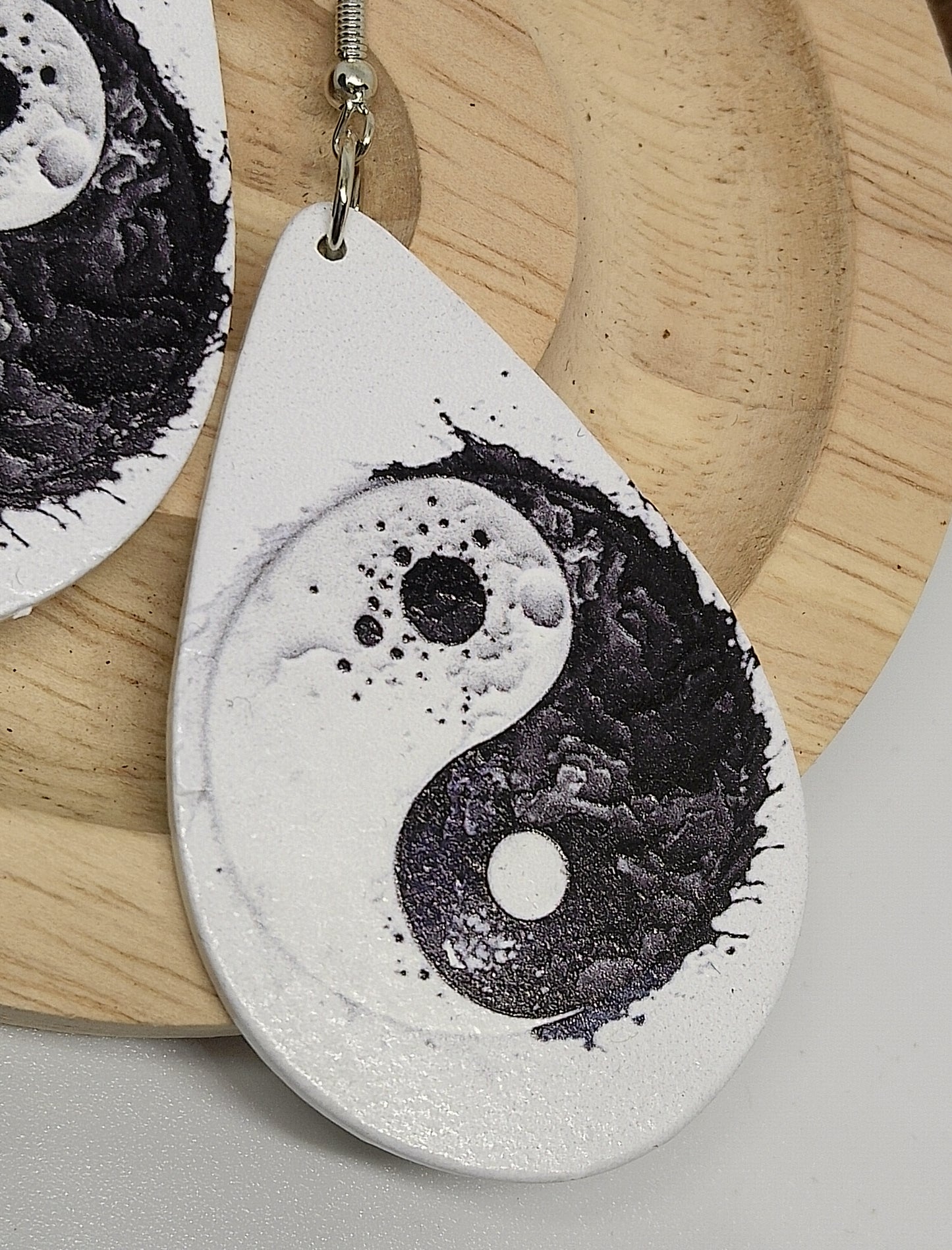 Boucles d'oreilles yin-yang en bois