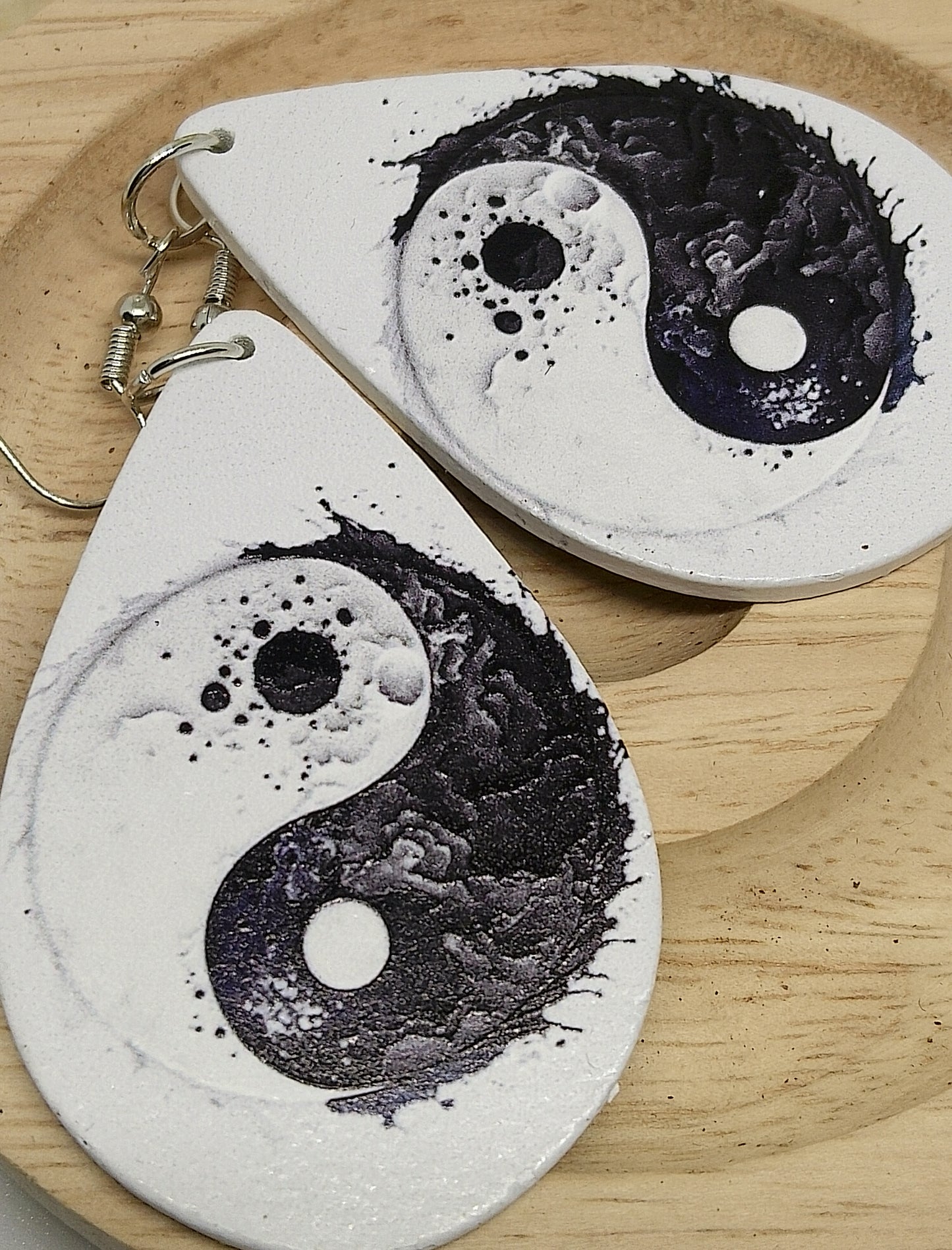 Boucles d'oreilles yin-yang en bois