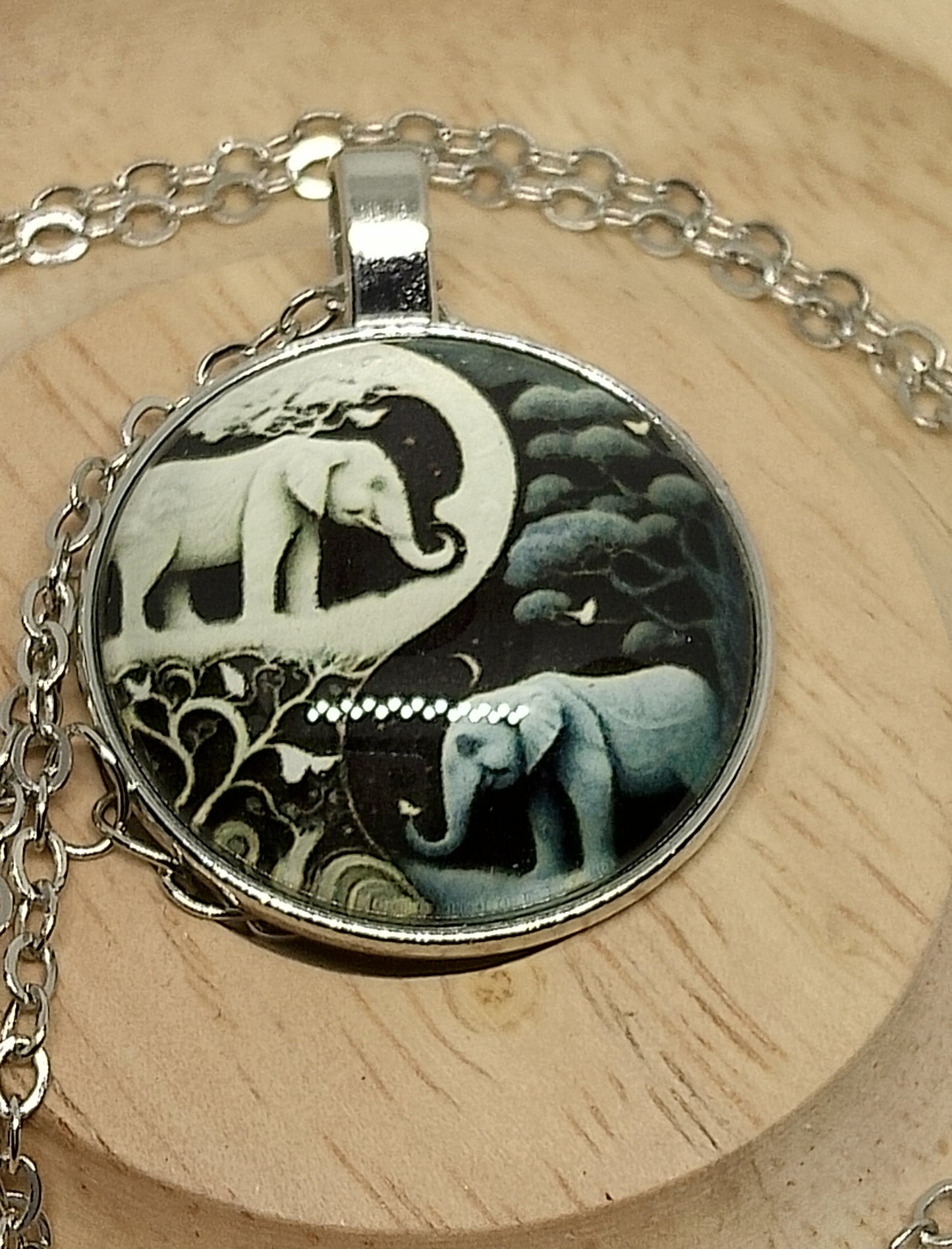 Collier et porte clé éléphant