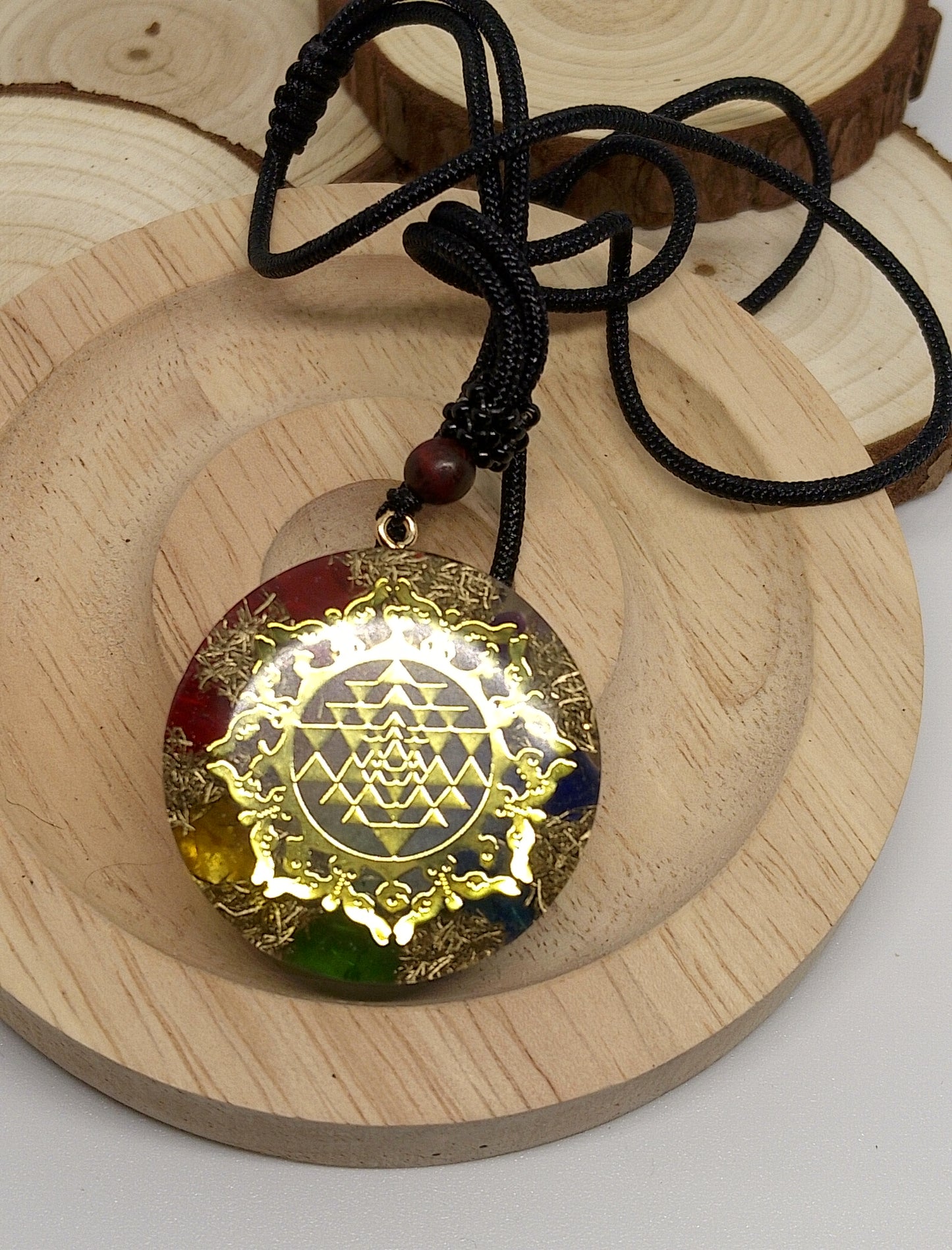 Collier orgonite multicolore