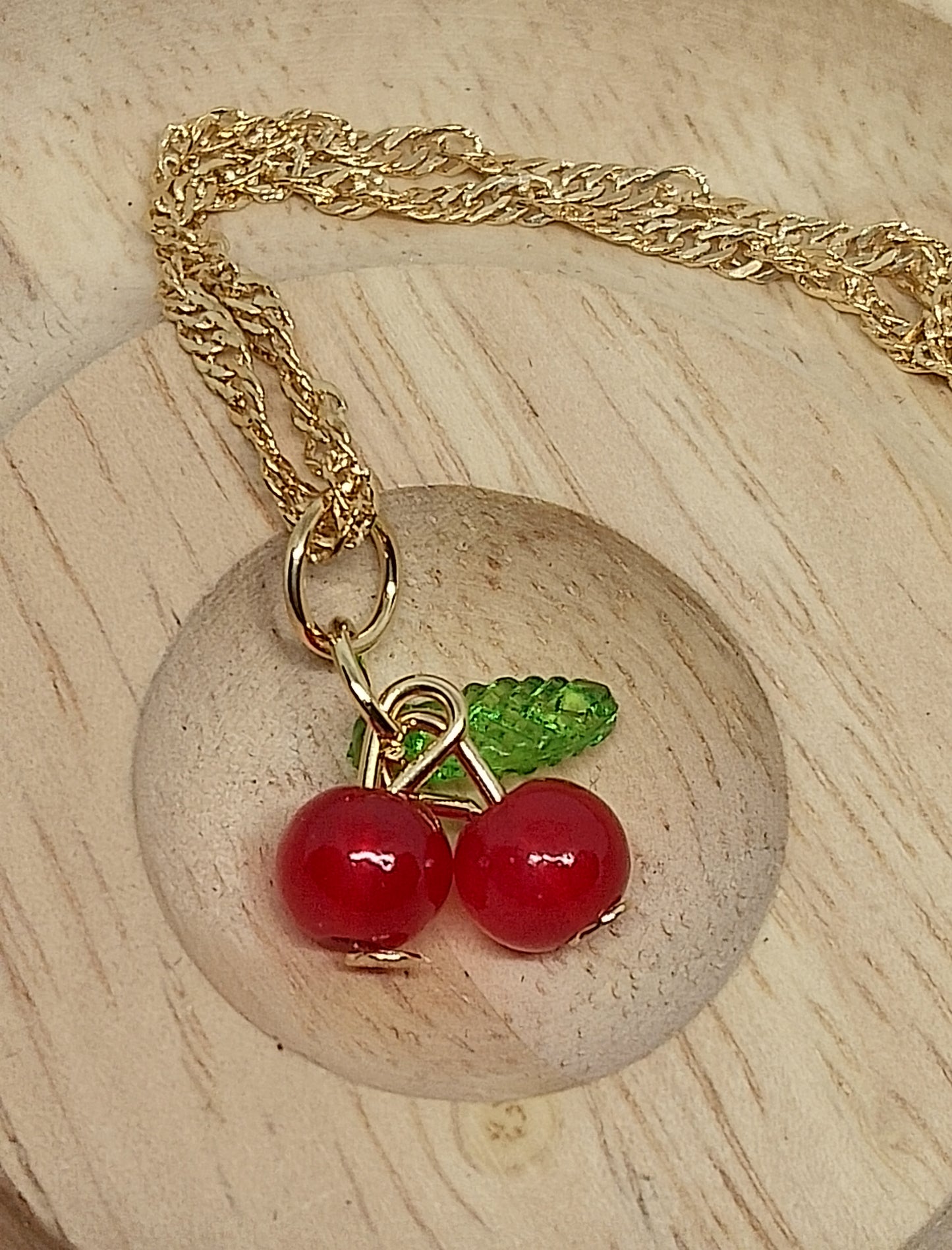 Collier et boucles d'oreilles cerise