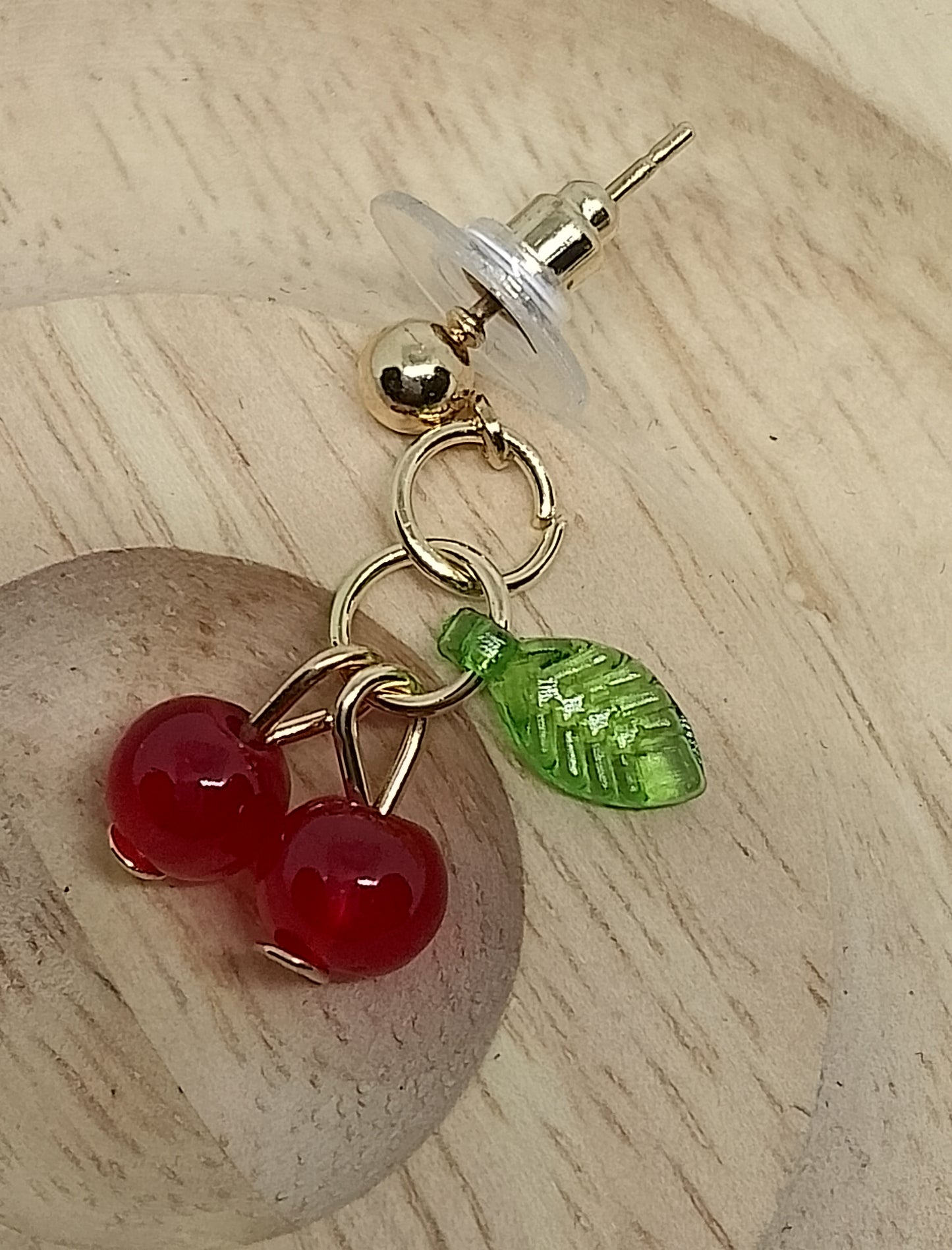 Collier et boucles d'oreilles cerise