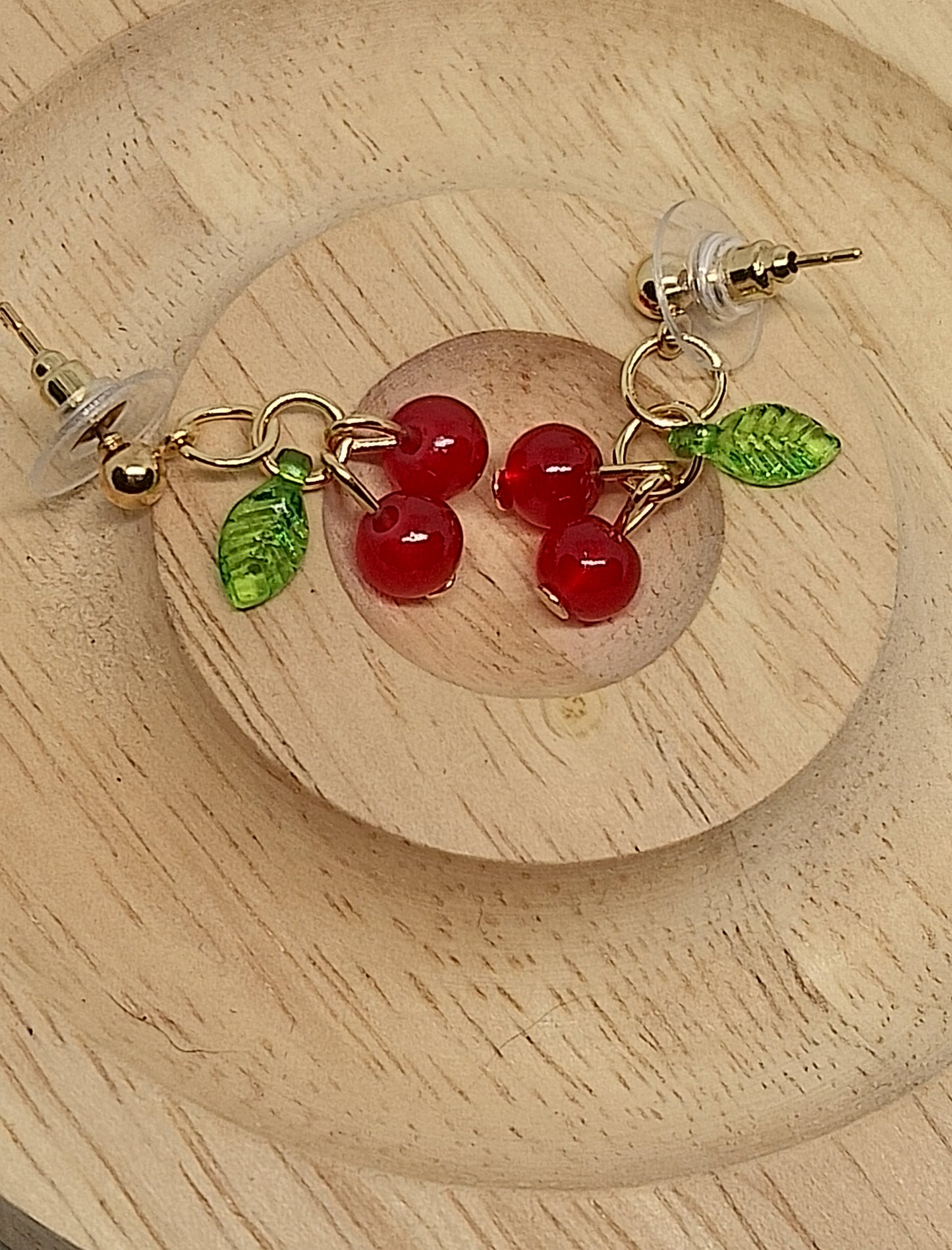 Collier et boucles d'oreilles cerise