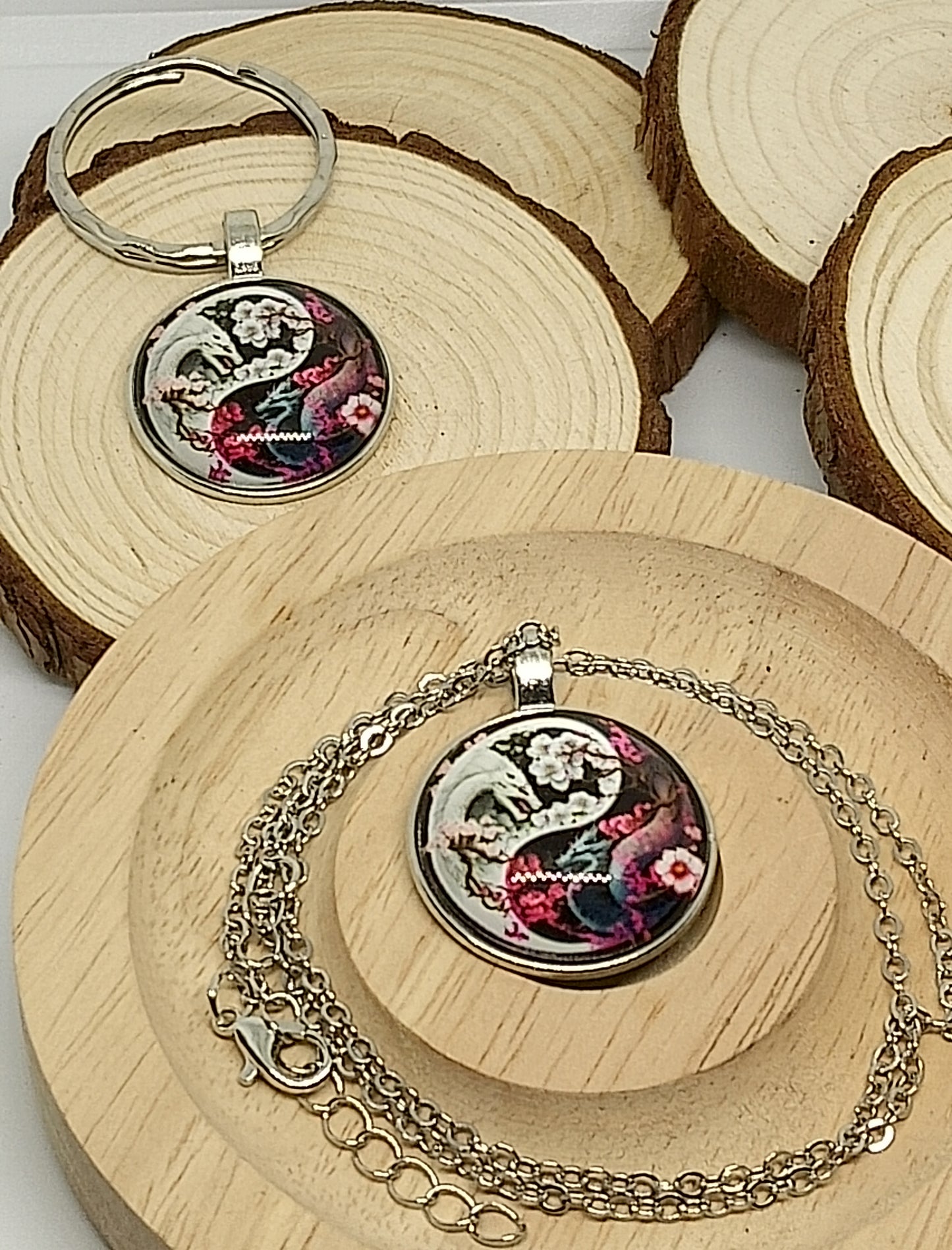 Collier et porte clés yin yang dragon