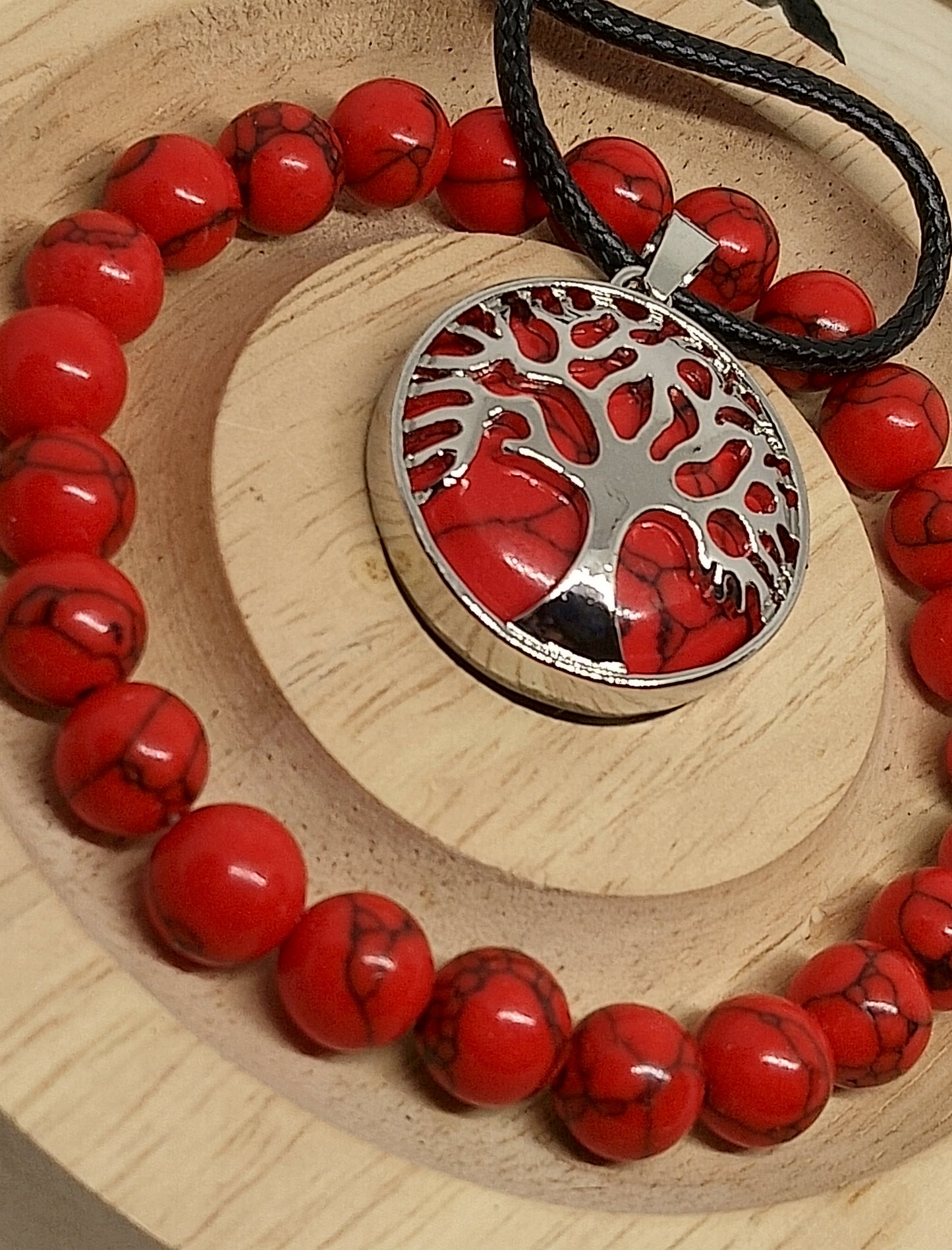 Collier et bracelet howlite rouge