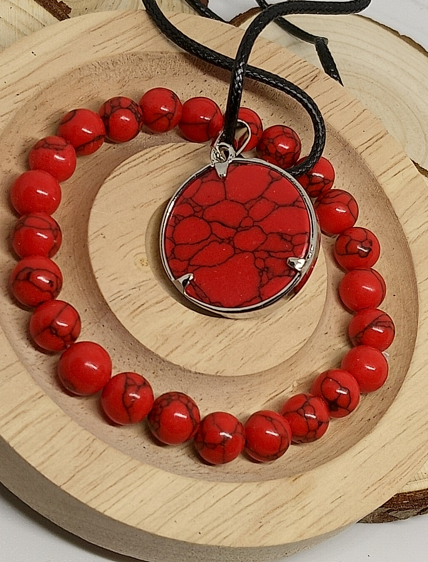 Collier et bracelet howlite rouge