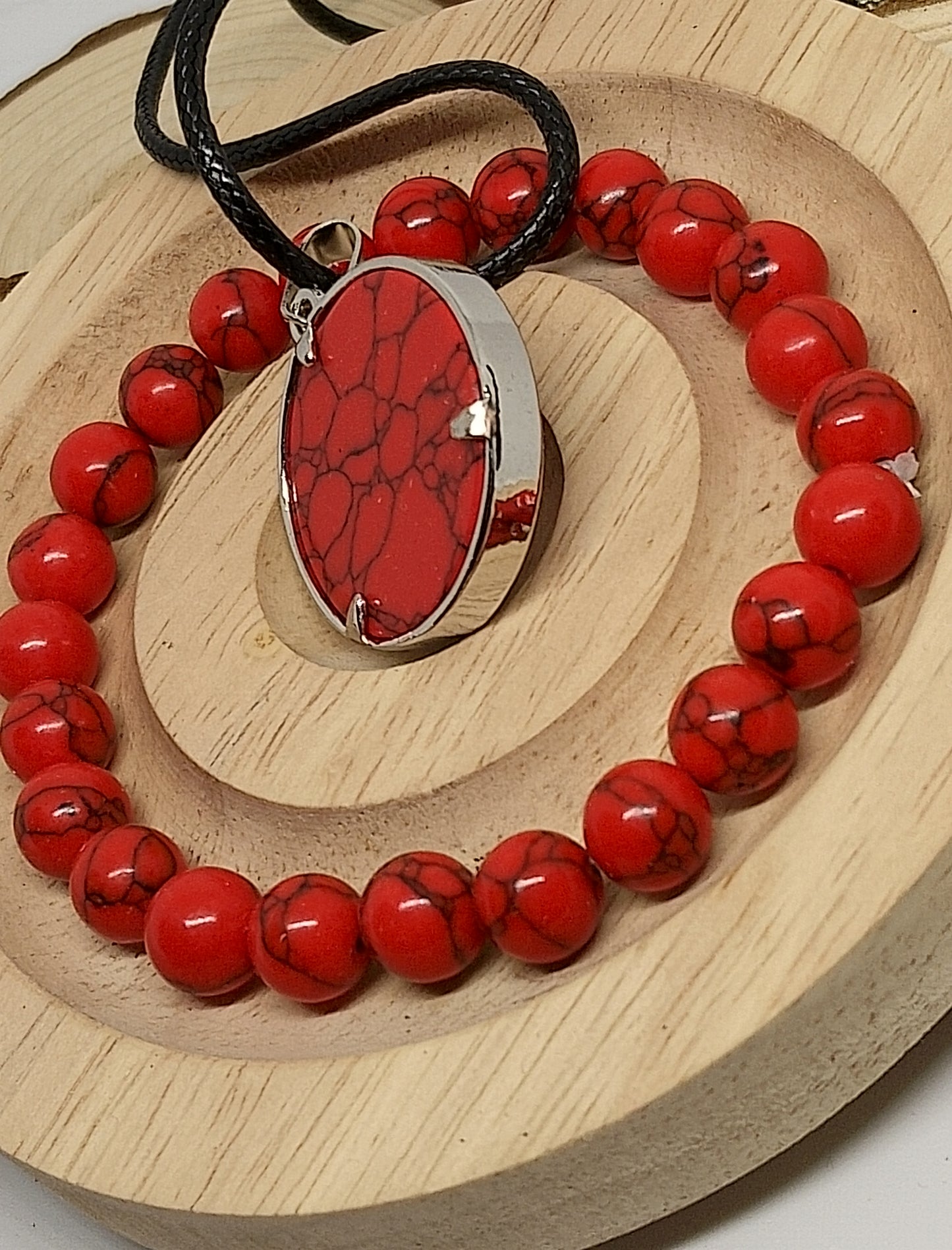 Collier et bracelet howlite rouge