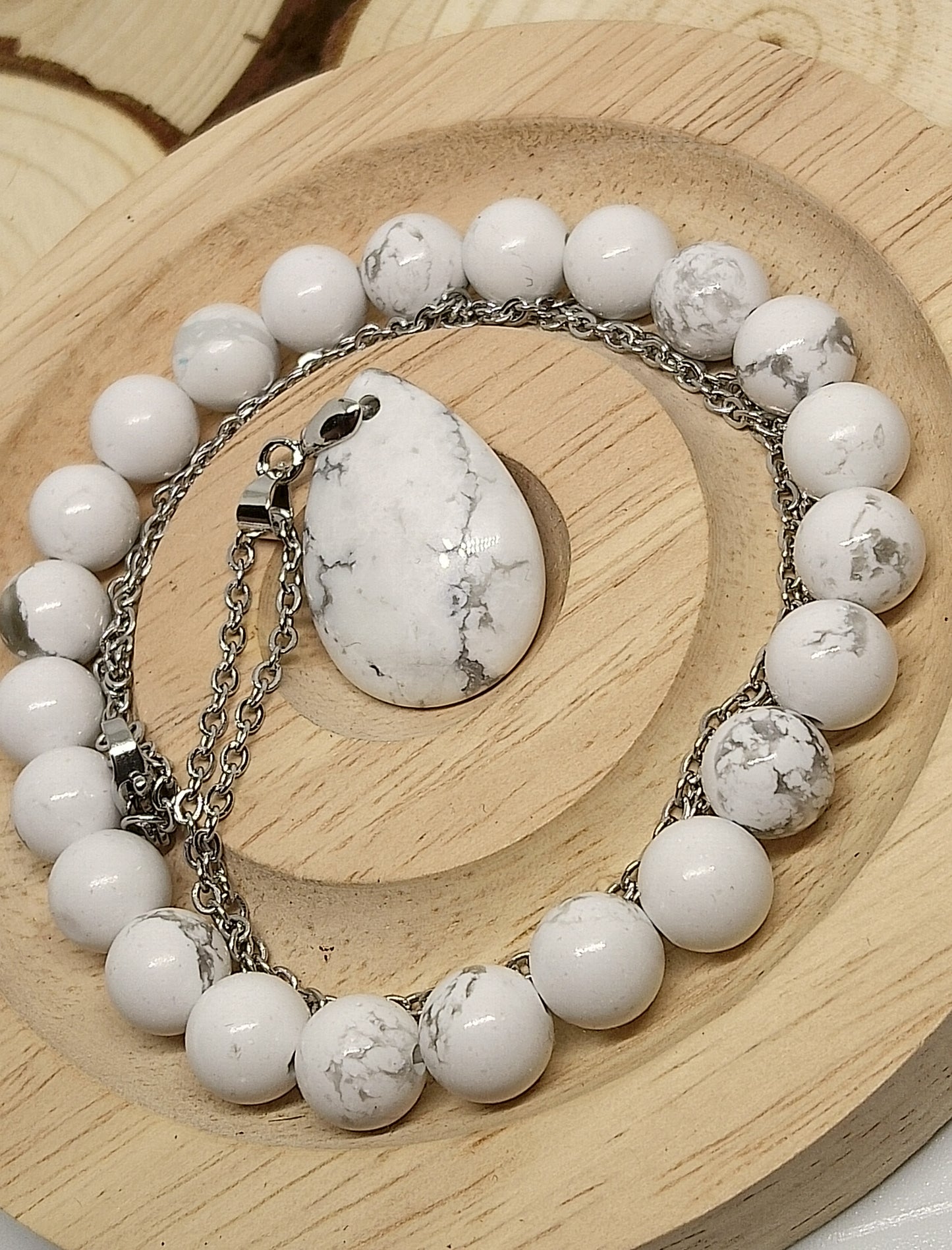 Collier et bracelet en howlite blanche