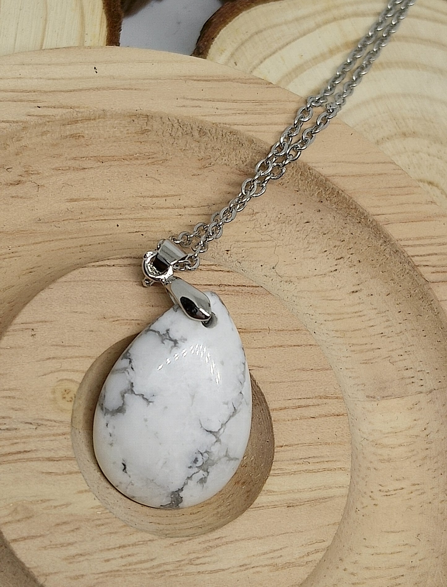 Collier et bracelet en howlite blanche