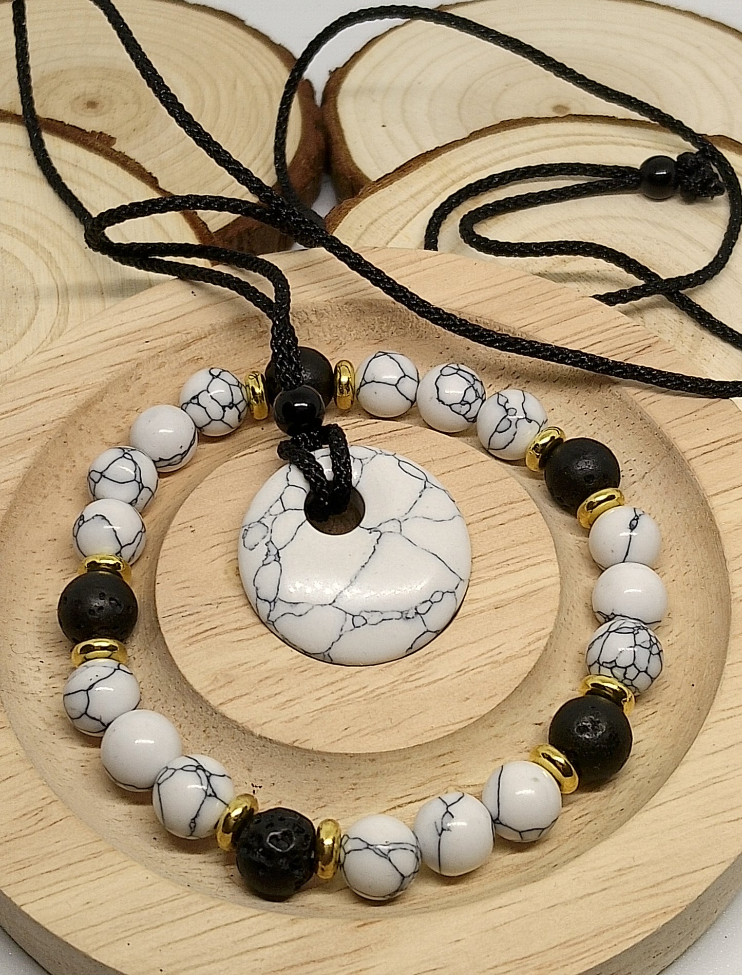 Collier et bracelet howlite