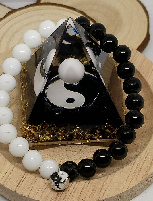 pyramide orgonite et bracelet yin-yang