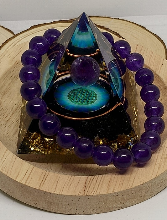 Pyramide orgonite en améthyste, obsidienne et  bracelet en améthyste