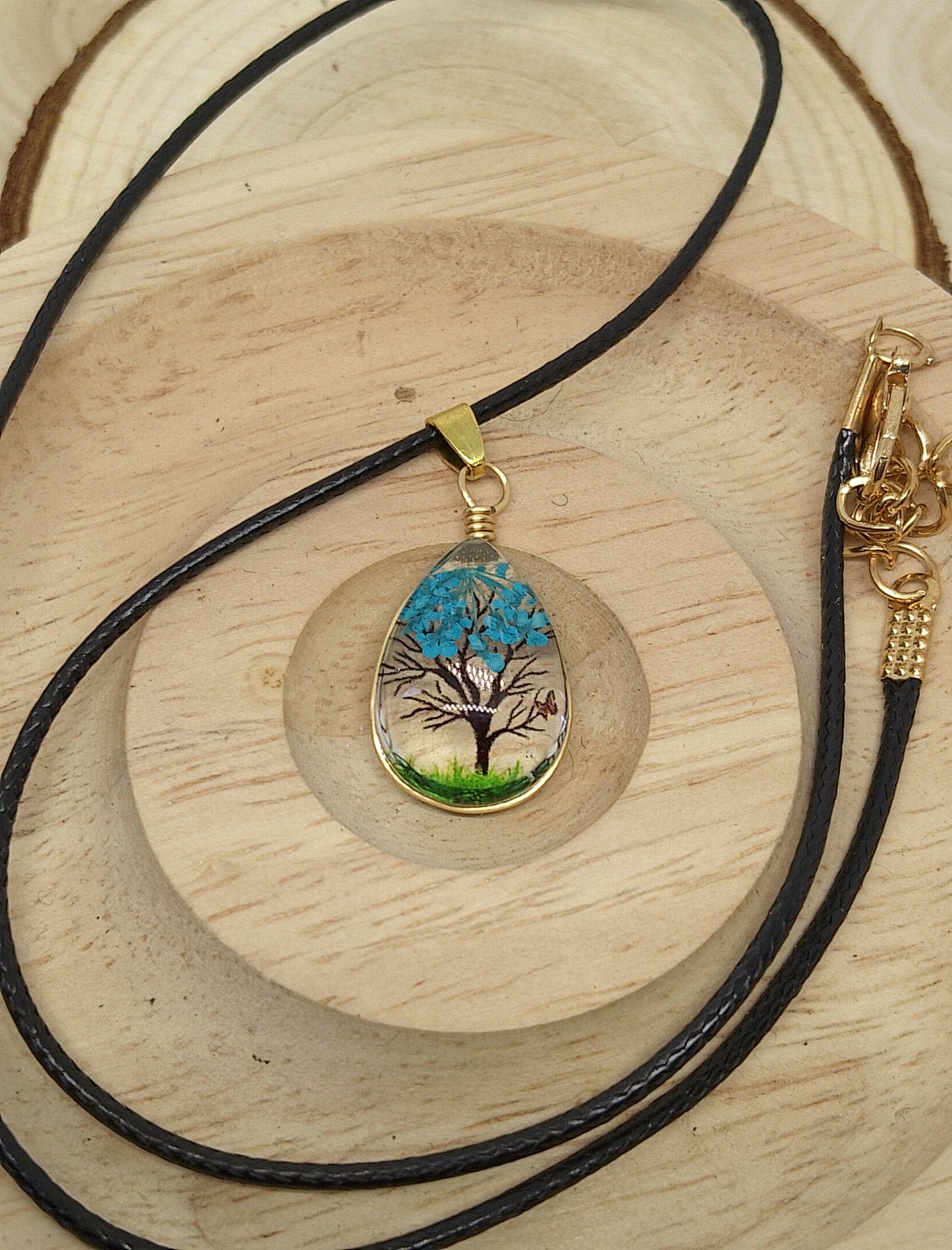 Collier en verre motif nature