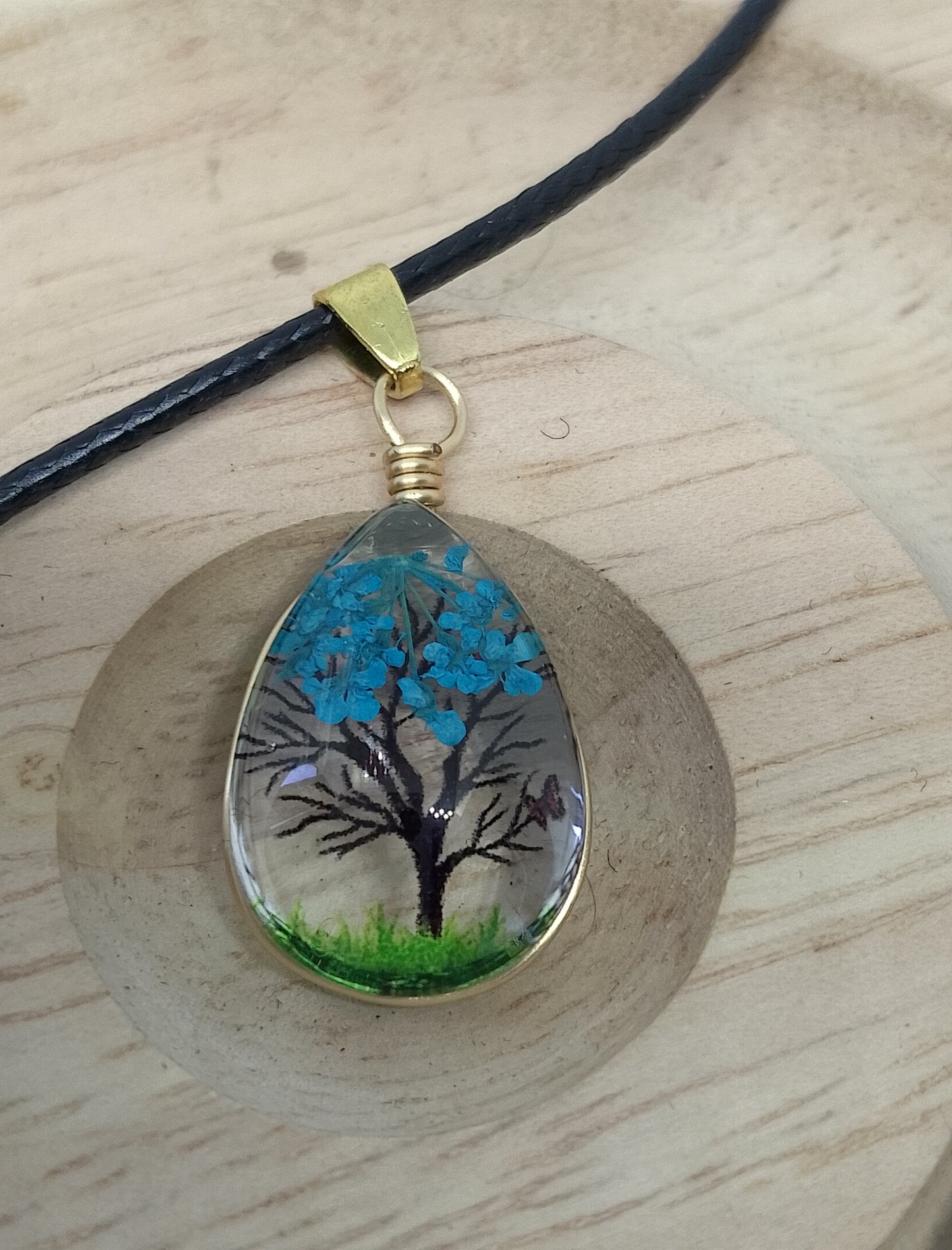 Collier en verre motif nature