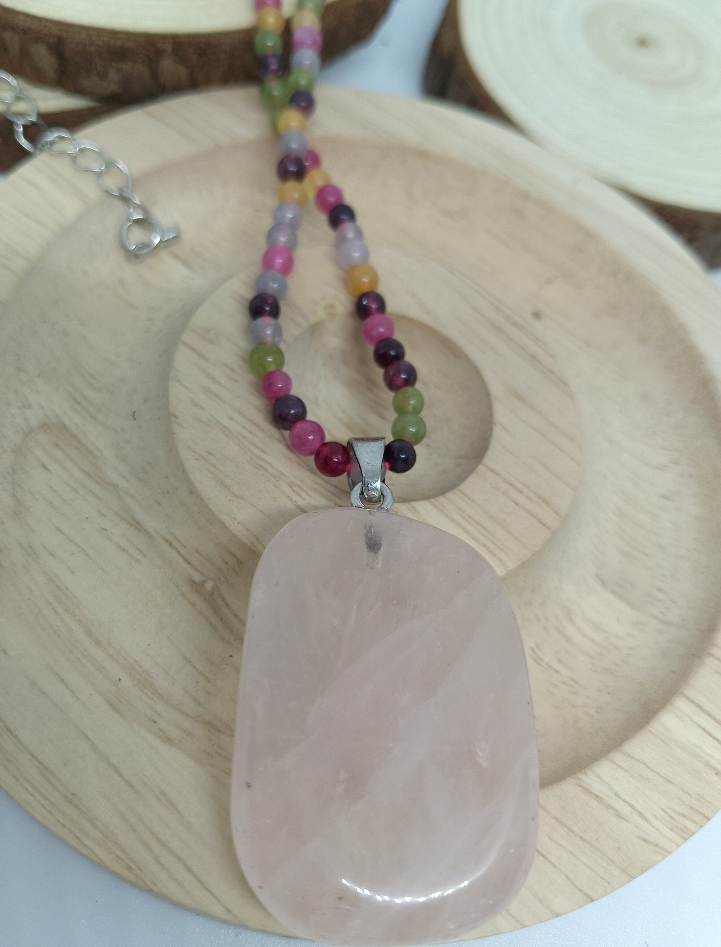 Collier en tourmaline colorée, pendentif en quartz rose