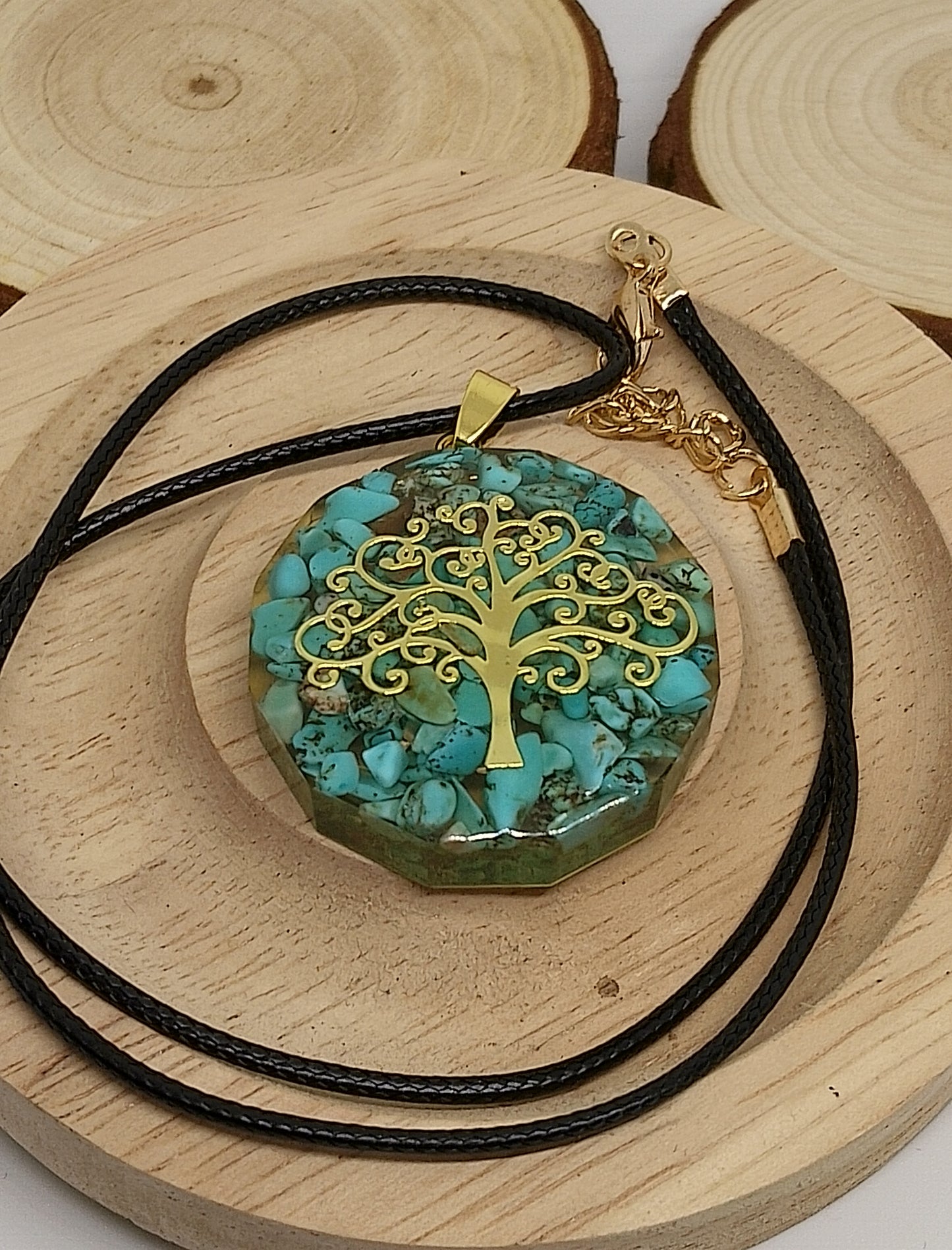 Collier orgonite en turquoise