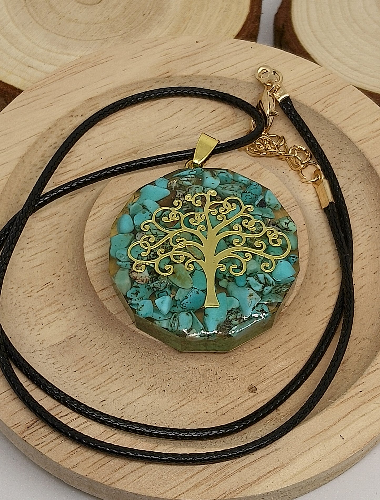 Collier orgonite en turquoise