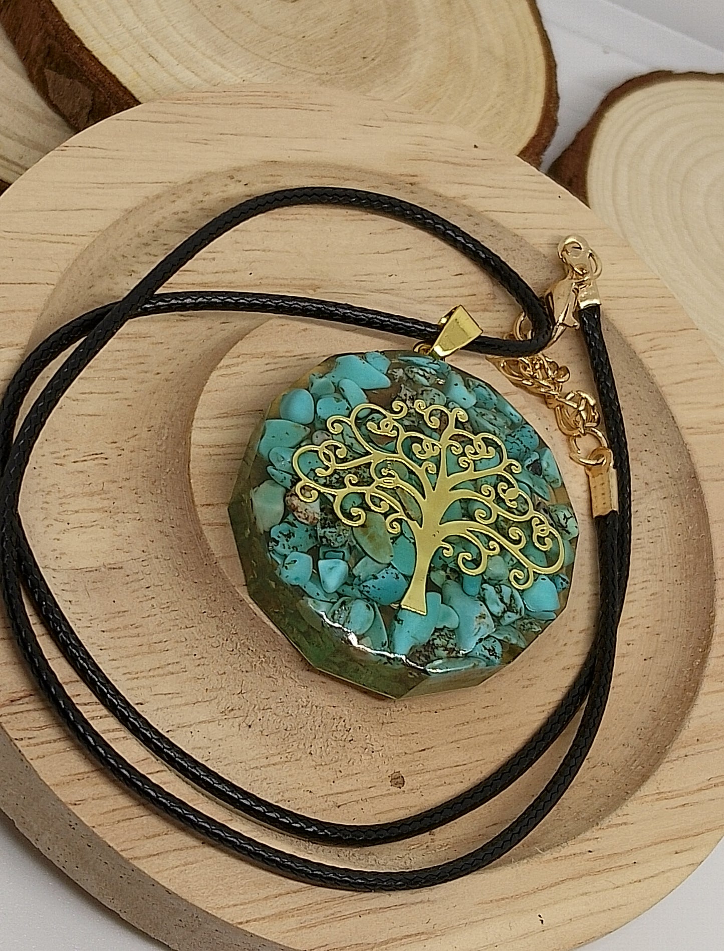 Collier orgonite en turquoise