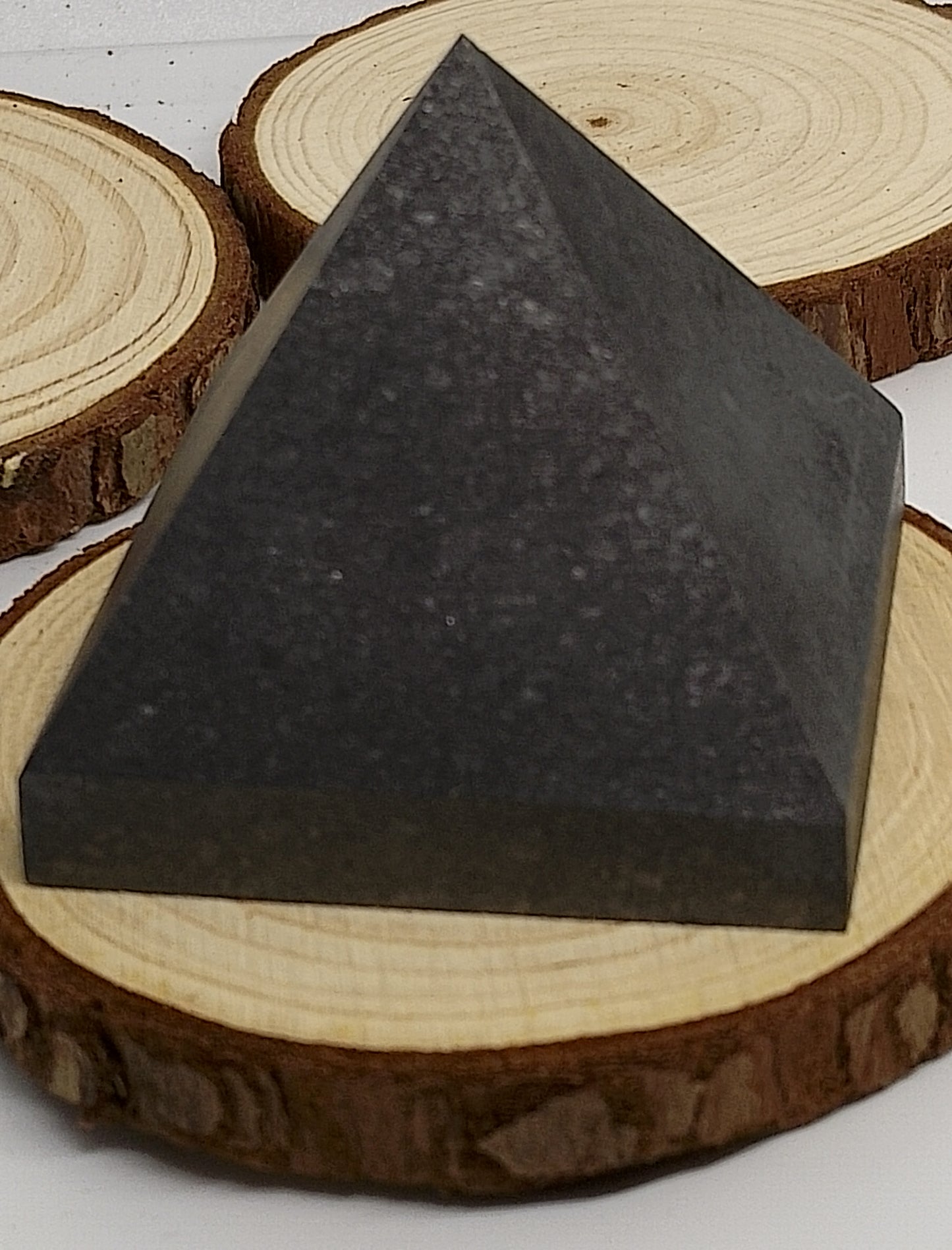 Pyramide shungite