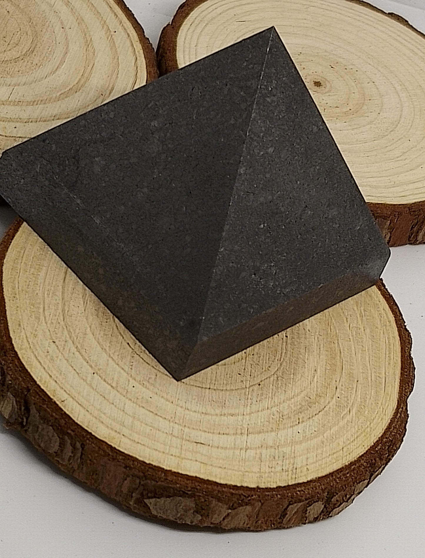 Pyramide shungite