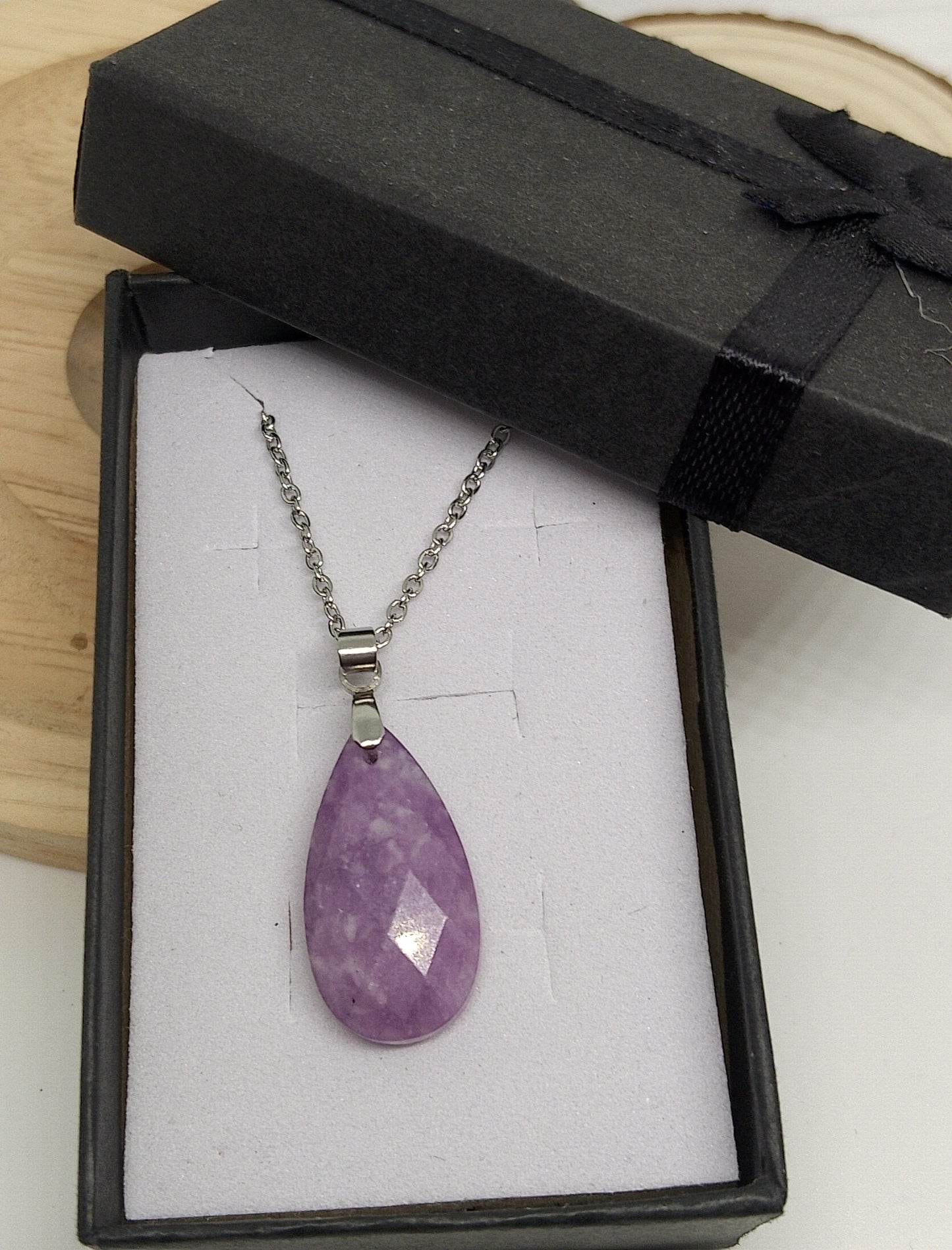 Collier en lépidolite