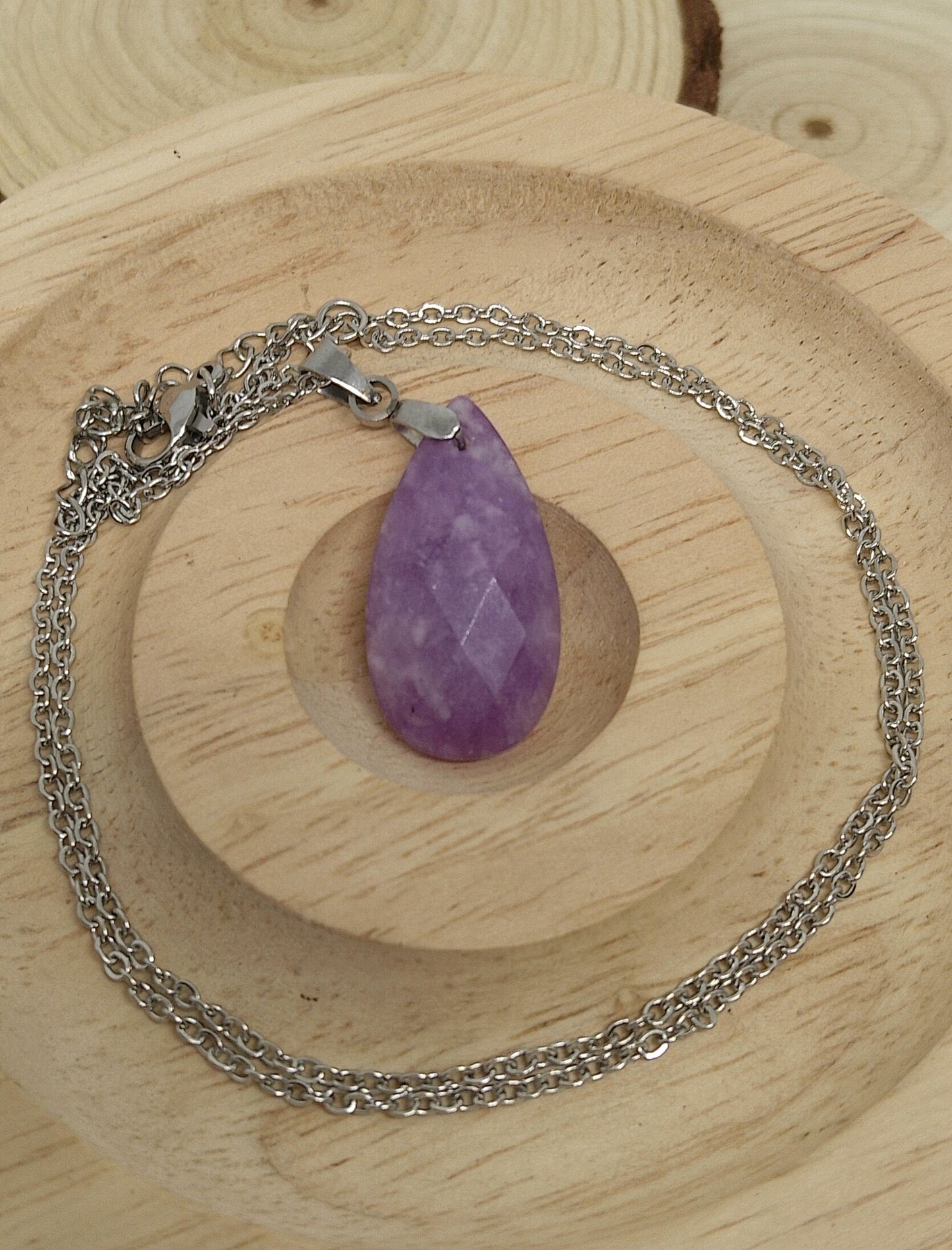 Collier en lépidolite