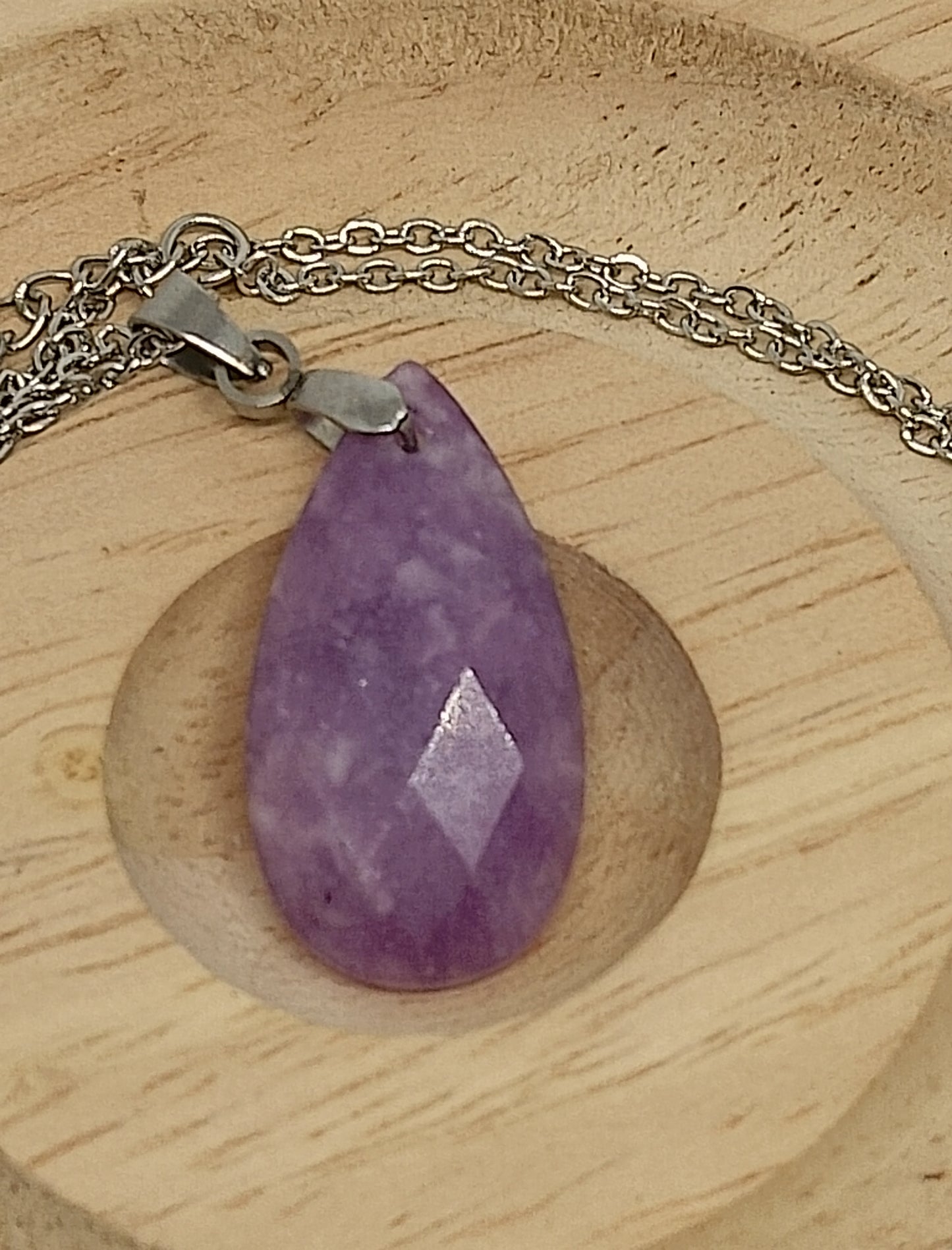 Collier en lépidolite